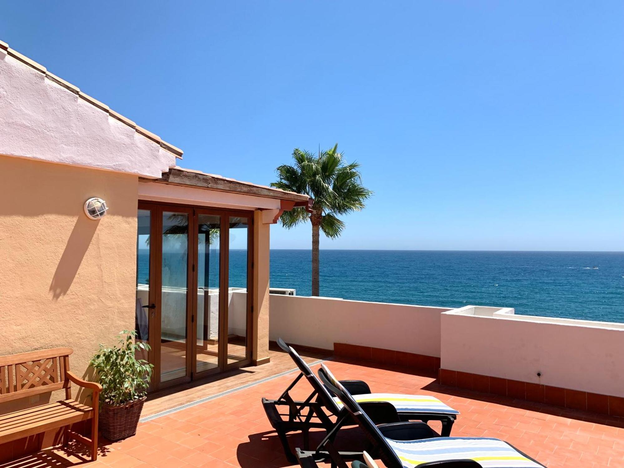 Penthouse On The Beachfront Estepona Eksteriør billede