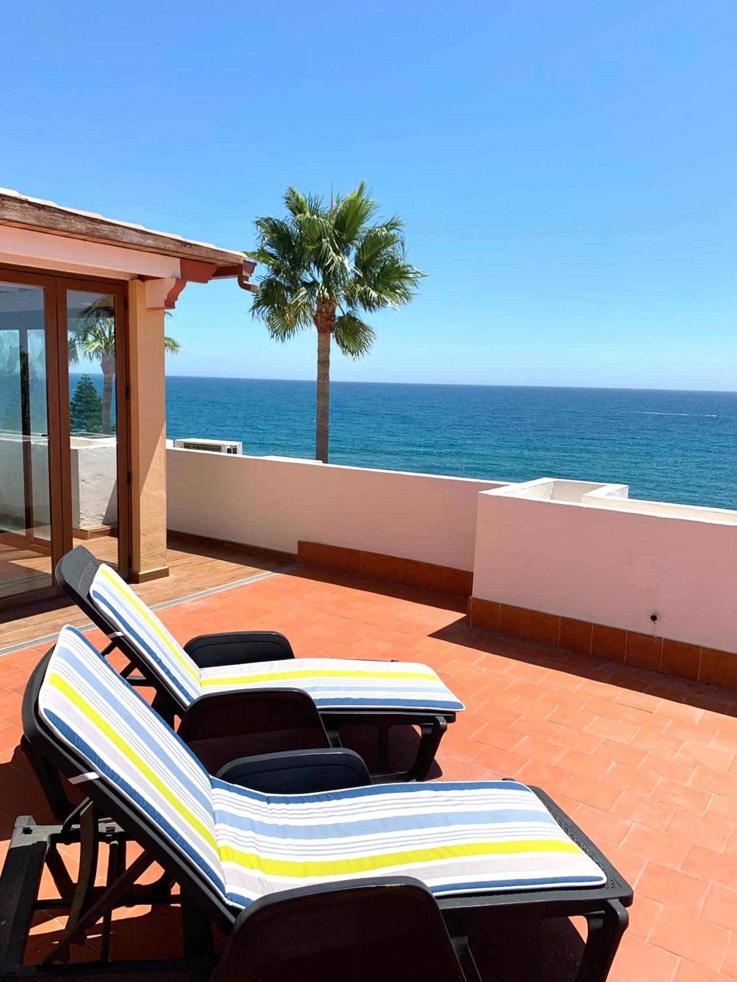 Penthouse On The Beachfront Estepona Eksteriør billede